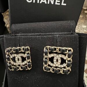 CHANEL CC Black Gold Plated Lambskin Leather Chain Post Earrings Champagne NEW